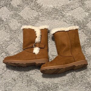 NWT $13. CHARLIE B Tan Fur-Lined Winter Boots